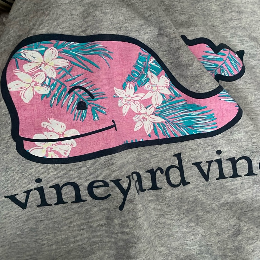 VINEYARD VINES Hawaiian 🌺 flowers long sleeve